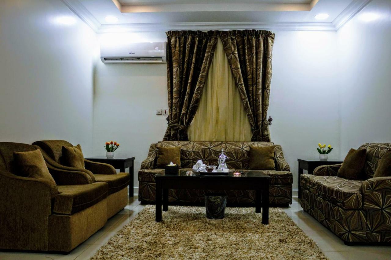 Aros Al Faisaliah Furnished Units Aparthotel Dammam Bagian luar foto